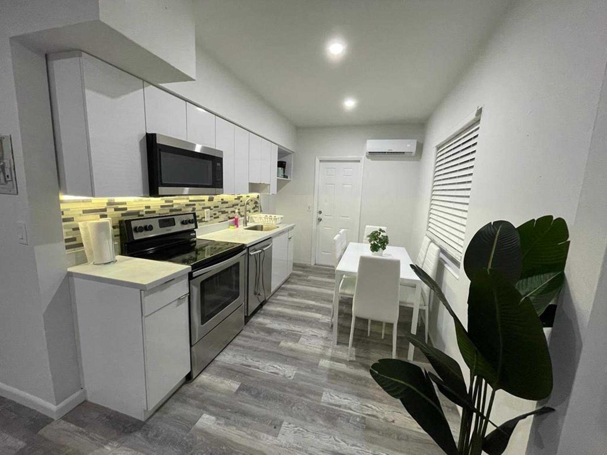מיאמי Douglas Rd Apartments מראה חיצוני תמונה