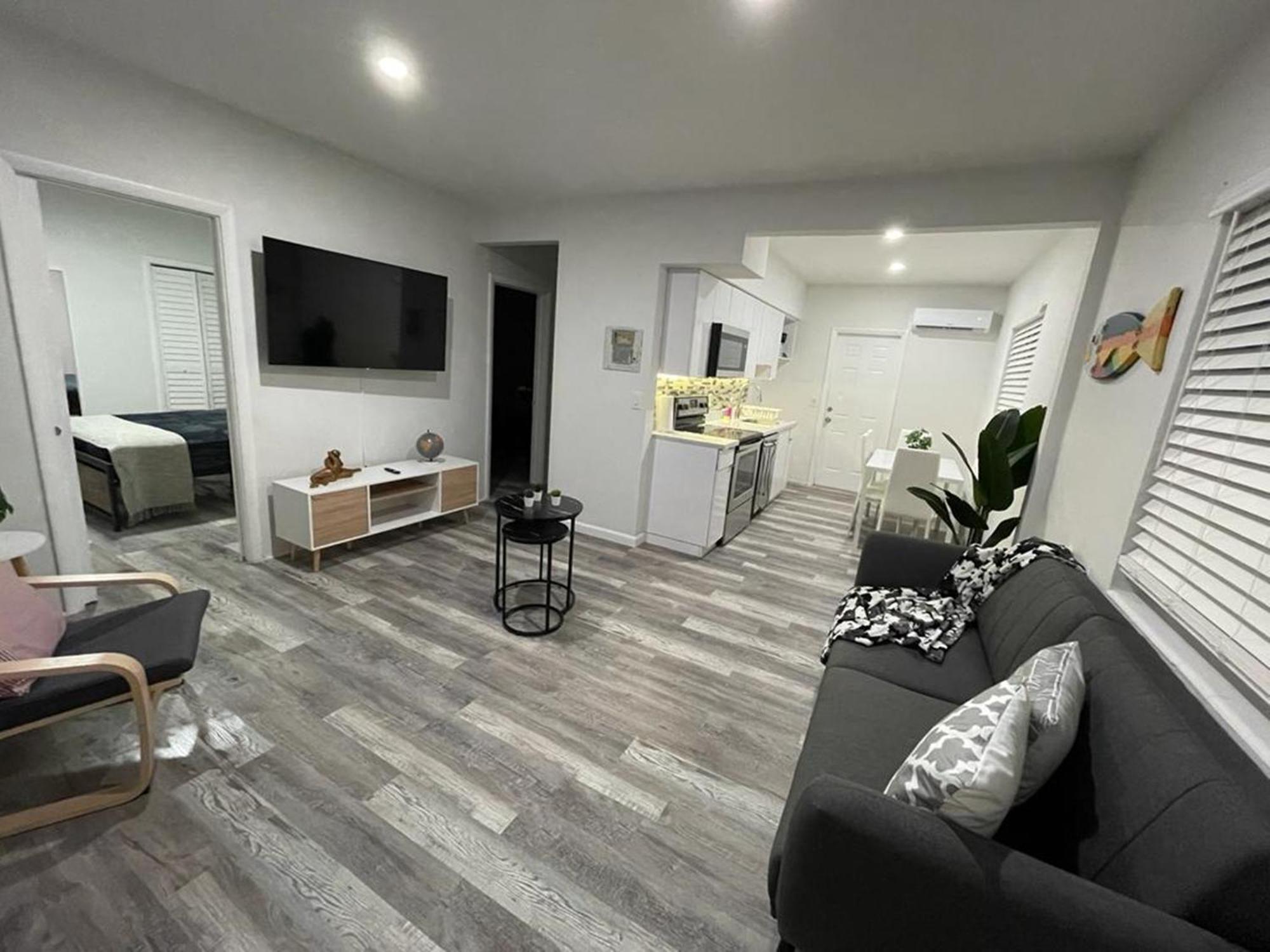 מיאמי Douglas Rd Apartments מראה חיצוני תמונה